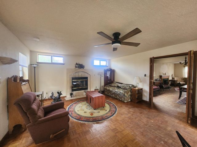 1025 Lynch Court NW, Albuquerque, NM 87104