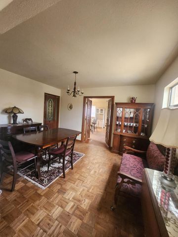1025 Lynch Court NW, Albuquerque, NM 87104