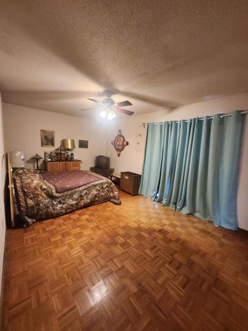 1025 Lynch Court NW, Albuquerque, NM 87104