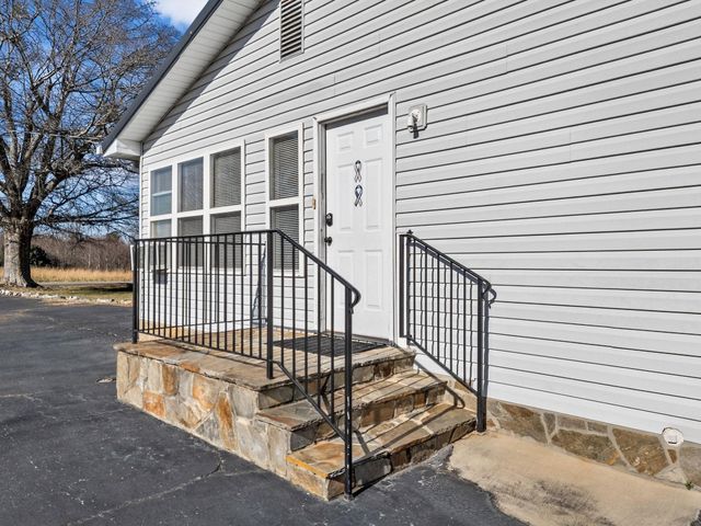 171 Barnett Road, Inman, SC 29349