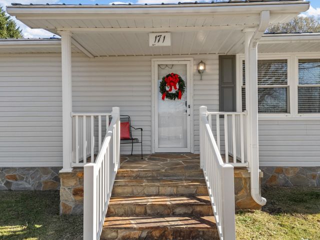 171 Barnett Road, Inman, SC 29349