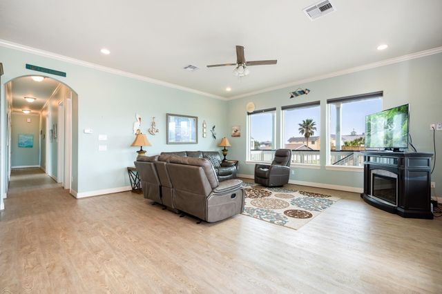 4210 Sandpiper, Galveston, TX 77554