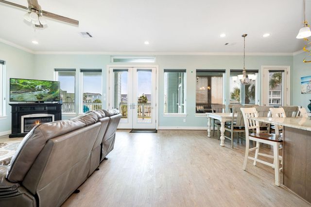 4210 Sandpiper, Galveston, TX 77554