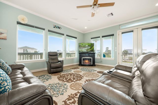 4210 Sandpiper, Galveston, TX 77554