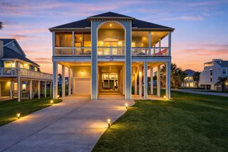 4210 Sandpiper, Galveston, TX 77554