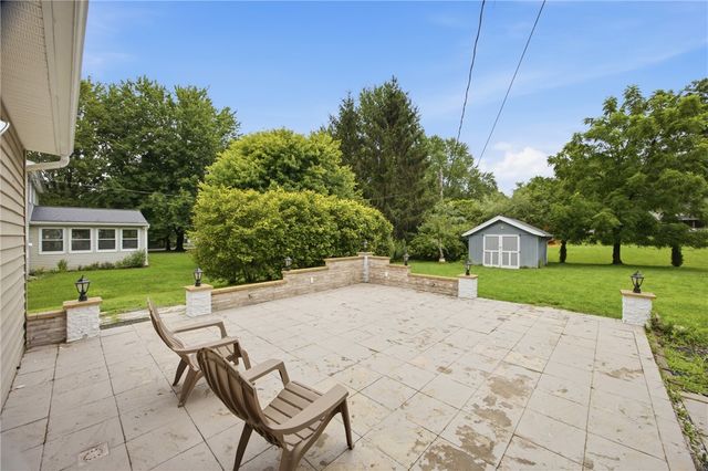 135 Maple Hill Farm Road, Penfield, NY 14526