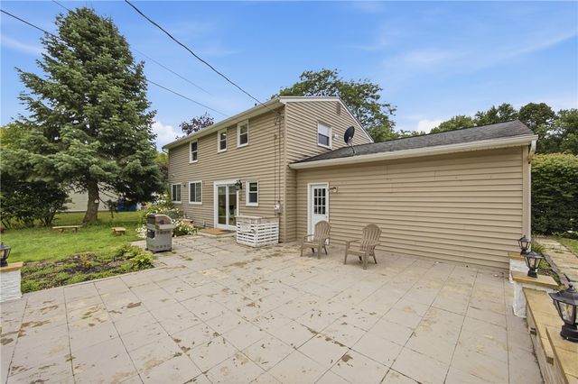 135 Maple Hill Farm Road, Penfield, NY 14526