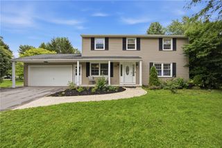 135 Maple Hill Farm Road, Penfield, NY 14526