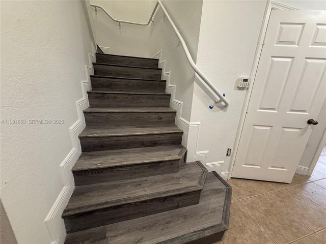 7402 NW 179th Ter 0, Hialeah, FL 33015