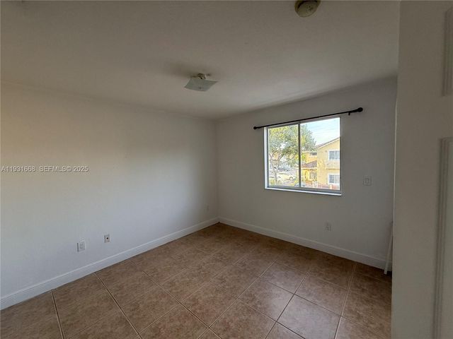 7402 NW 179th Ter 0, Hialeah, FL 33015