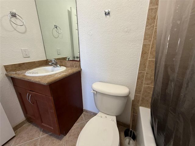 7402 NW 179th Ter 0, Hialeah, FL 33015