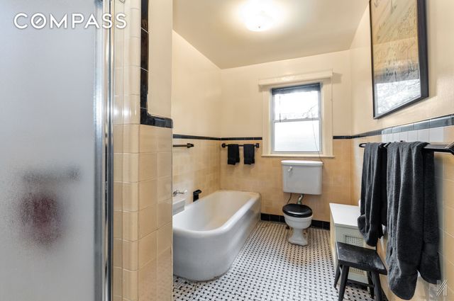 34-32 84th Street, New York City, NY 11372