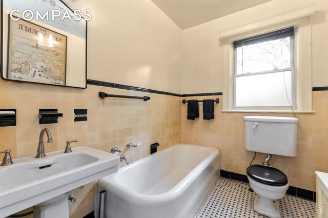 34-32 84th Street, New York City, NY 11372
