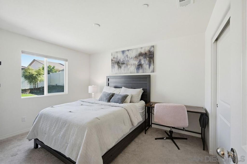 Image 21 of property listing at 32046 Prairie Crossing Dr, Winchester, CA 92596