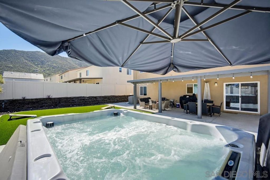 Image 51 of property listing at 32046 Prairie Crossing Dr, Winchester, CA 92596