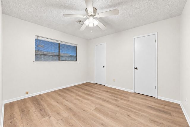 4306 Longhorn Drive, Baytown, TX 77521