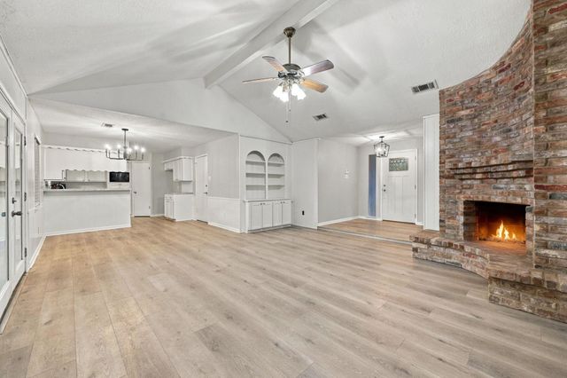 4306 Longhorn Drive, Baytown, TX 77521