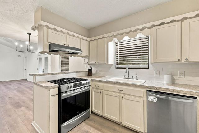 4306 Longhorn Drive, Baytown, TX 77521