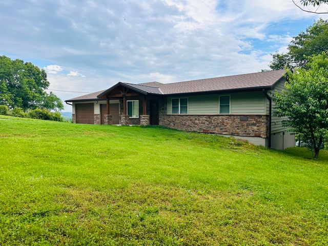 1301 Sanders Road, Kissee Mills, MO 65680