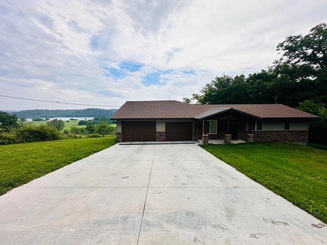 1301 Sanders Road, Kissee Mills, MO 65680