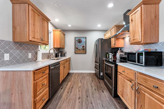 1301 Sanders Road, Kissee Mills, MO 65680