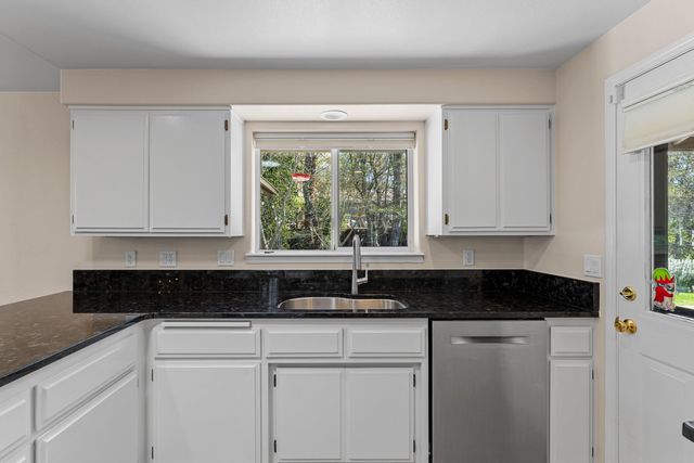 620 NW Morgan Lane, Grants Pass, OR 97526