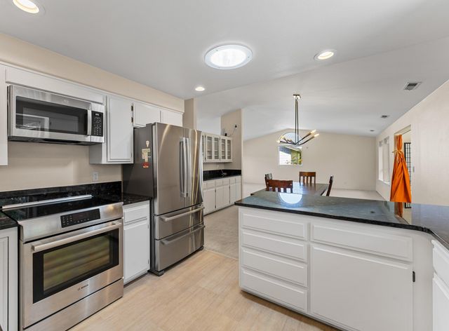 620 NW Morgan Lane, Grants Pass, OR 97526