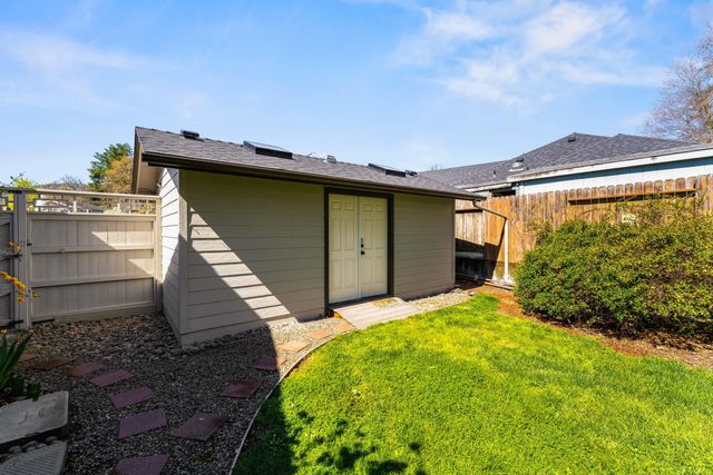 620 NW Morgan Lane, Grants Pass, OR 97526