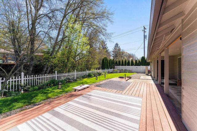 620 NW Morgan Lane, Grants Pass, OR 97526