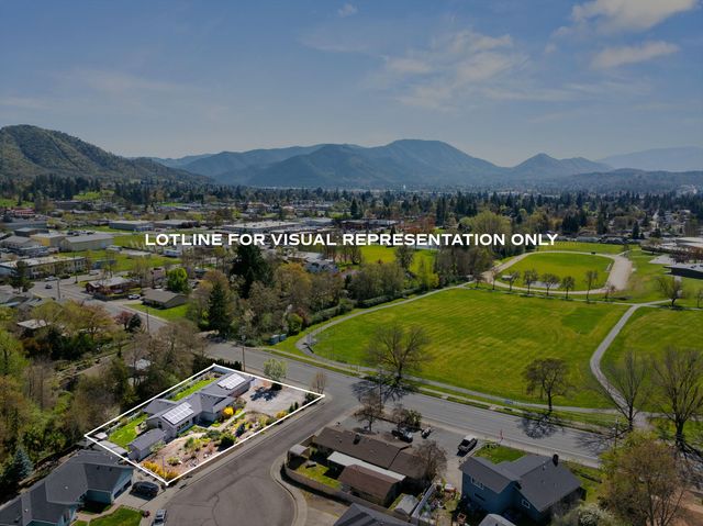 620 NW Morgan Lane, Grants Pass, OR 97526