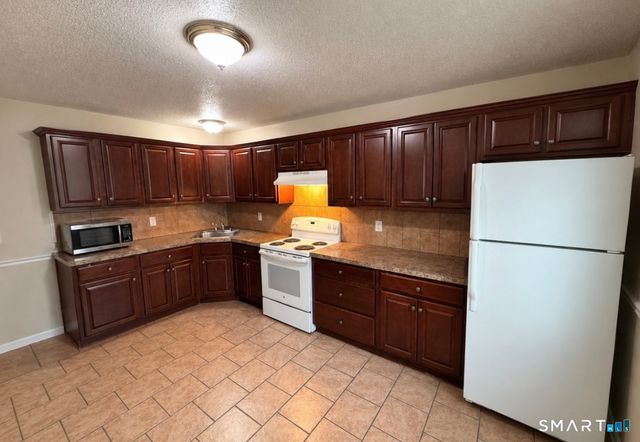 501 Scott Road 24, Waterbury, CT 06705