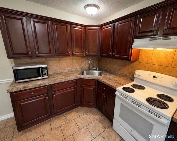 501 Scott Road 24, Waterbury, CT 06705