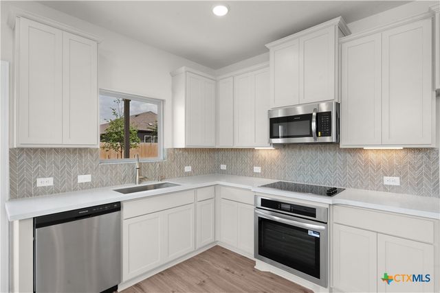 890 Farmhouse Trail, New Braunfels, TX 78130
