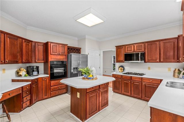 4810 Weston Place, Jamestown, NC 27282