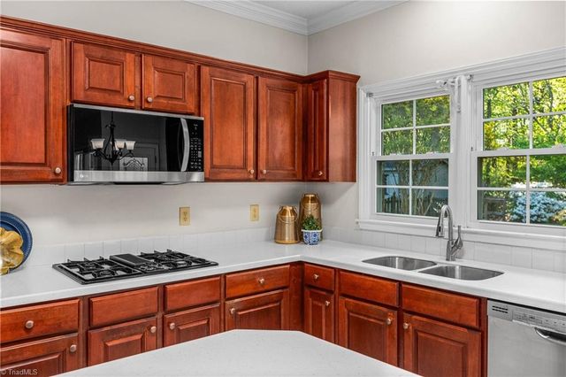 4810 Weston Place, Jamestown, NC 27282