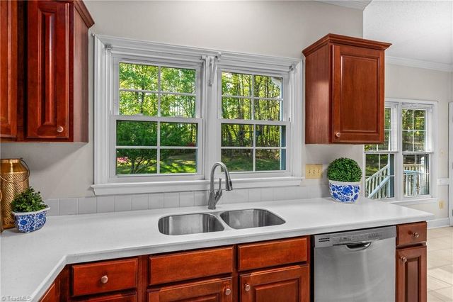 4810 Weston Place, Jamestown, NC 27282