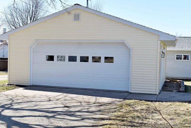 320 Pine Street, Osage, IA 50461