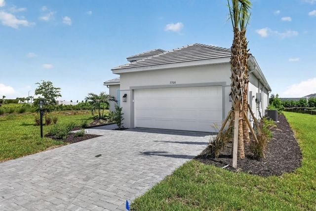 7700 BLUE MOON RUN, Sarasota, FL 34241