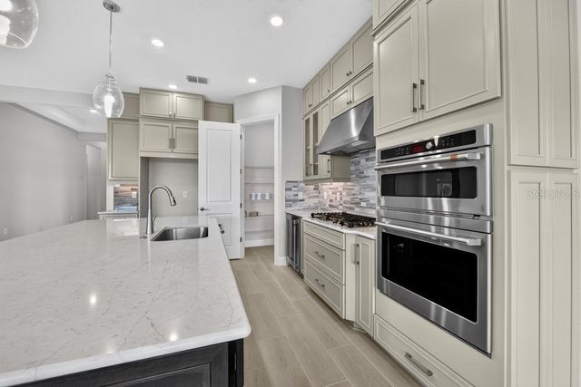 7700 BLUE MOON RUN, Sarasota, FL 34241