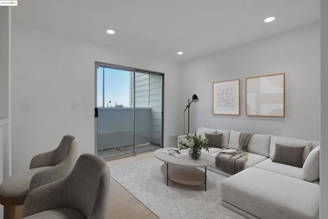 29621 Red Oak Ct 6, Hayward, CA 94544