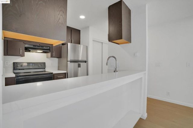 29621 Red Oak Ct 6, Hayward, CA 94544