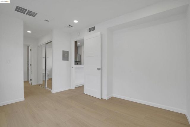 29621 Red Oak Ct 6, Hayward, CA 94544