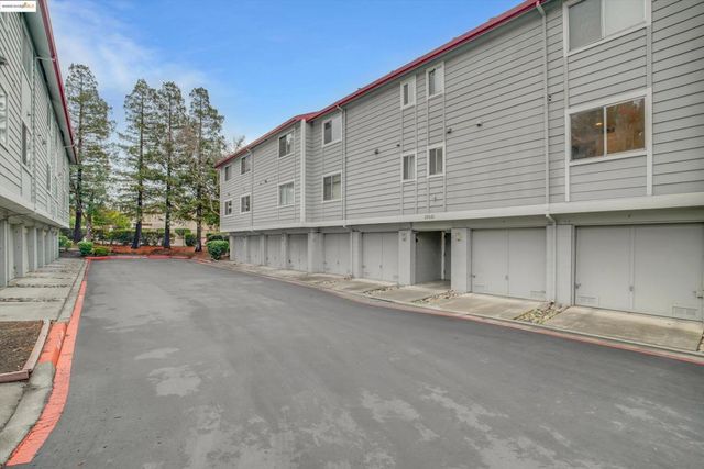 29621 Red Oak Ct 6, Hayward, CA 94544