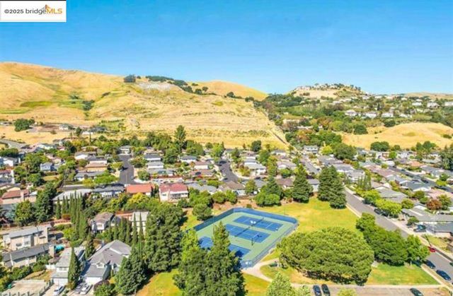 29621 Red Oak Ct 6, Hayward, CA 94544