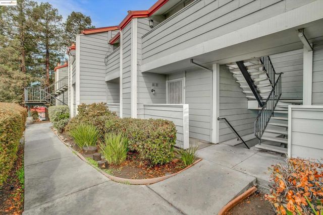 29621 Red Oak Ct 6, Hayward, CA 94544