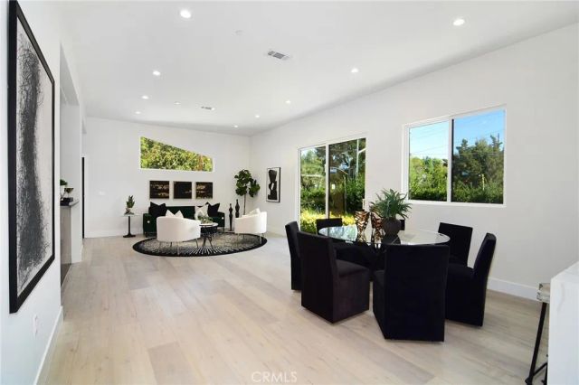20100 Hatteras Street, Woodland Hills, CA 91367