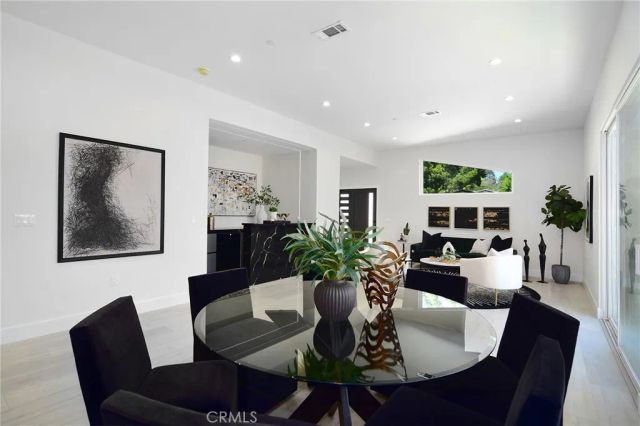 20100 Hatteras Street, Woodland Hills, CA 91367
