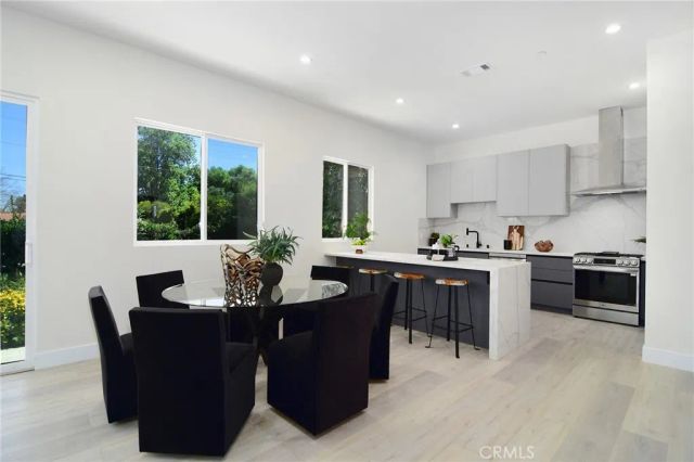 20100 Hatteras Street, Woodland Hills, CA 91367
