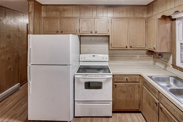 4202 Beaumont Drive, Sophia, NC 27350