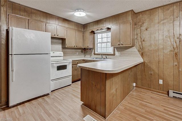 4202 Beaumont Drive, Sophia, NC 27350